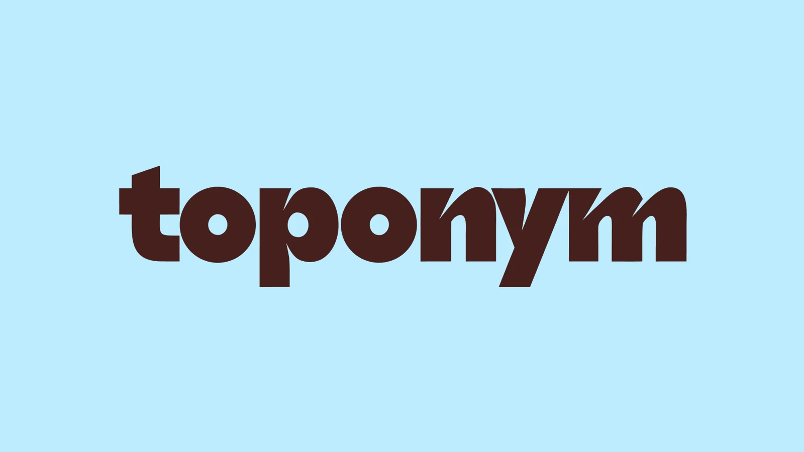 Плотный буквенный знак в коричневом цвете на голубом фоне
